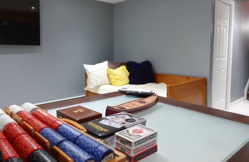 Uxbridge House | Hope Floats Hideaway (Private Suite in Uxbridge)