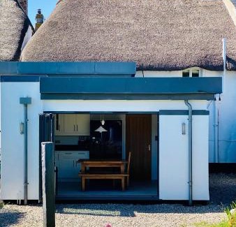 Malborough House | Hope Thatch