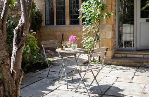 Stanton House | Hopscotch House