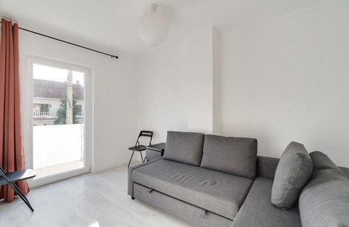 Feijo House | Hopstays - Almada Getaway