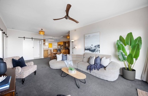 Glenelg North Apartment | Horizon 235—Seaview Hideaway on the Esplanade