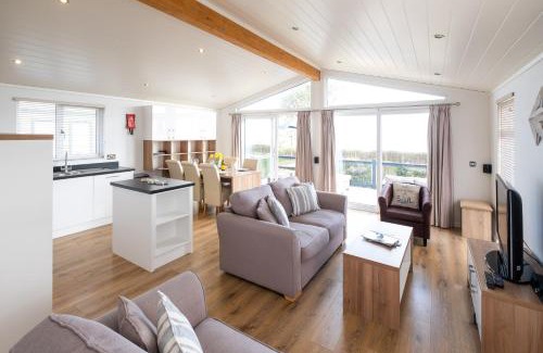 Leiston House | Horizon Lodge