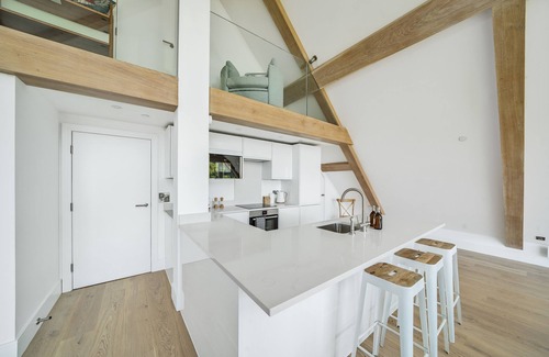 Lynmouth Apartment | Horizon View, a stunning, three bedroom, pet friendly holiday apartment with sea views in Lynmouth,