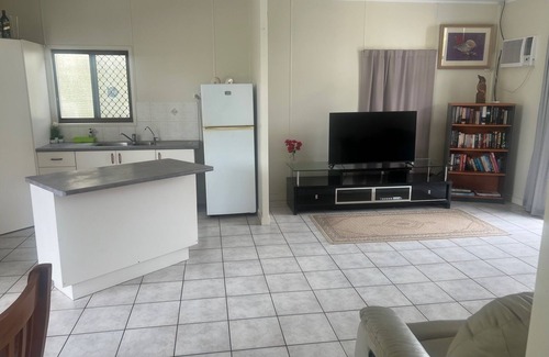 Horn Island House | Horn Island 3 Bedroom House with Tropical gardens