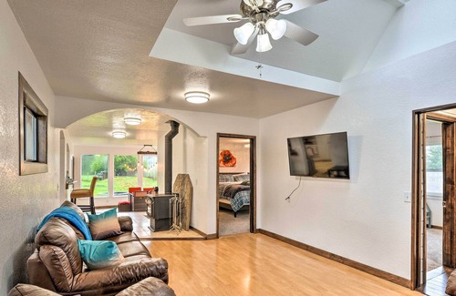 Crescent City House | Horse and Dog-Friendly Home Near Redwoods!