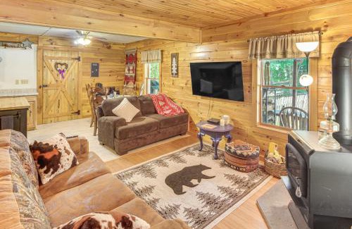 Jamestown House | Horses Welcome! Jamestown Home with Fenced Pasture