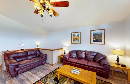 Rainbow Valley House | Horseshoe Haven