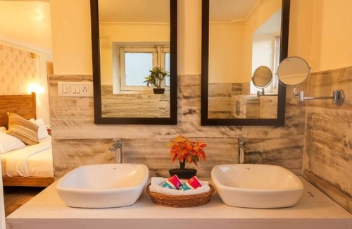 Leh Bed & Breakfast | Horzay stays - Double Room with Mountain View - 1
