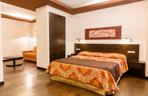 Los Valientes Hotel | Hospedium Hotel Los Periquitos