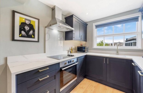 Hope Street Apartment | Host Apartments Upper Duke Street Apartment