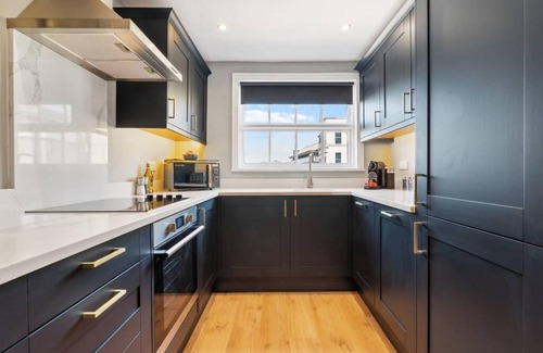 Hope Street Apartment | Host Apartments Upper Duke Street Apartment