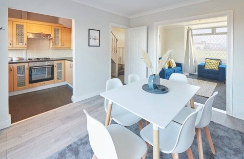Redcar House | Host & Stay | Armitage Road