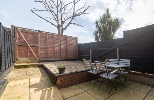 Caversham Apartment | Host Stay Caversham Westfield House