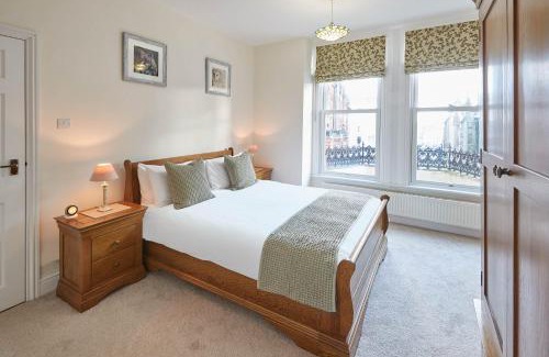 West Cliff Apartment | Host & Stay - Church Square Eskape