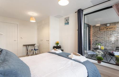 Cliftonville Apartment | Host & Stay - Farrier William