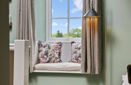 Calver House | Host & Stay | Foxglove Cottage
