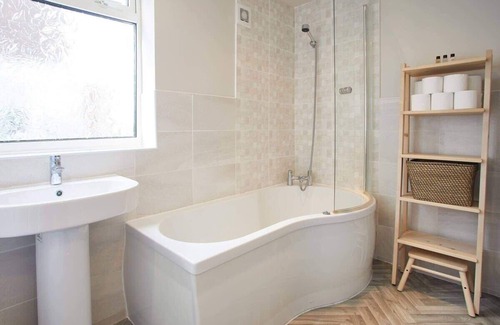 Skelton-in-Cleveland House | Host & Stay | The Snug