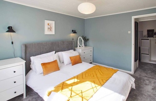 Skelton-in-Cleveland House | Host & Stay | The Snug