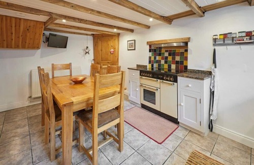 Staithes House | Host & Stay | Hampdon Cottage