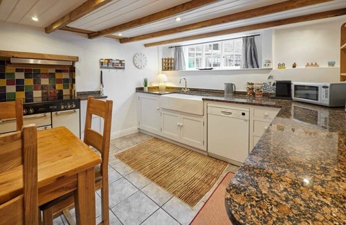 Staithes House | Host & Stay | Hampdon Cottage