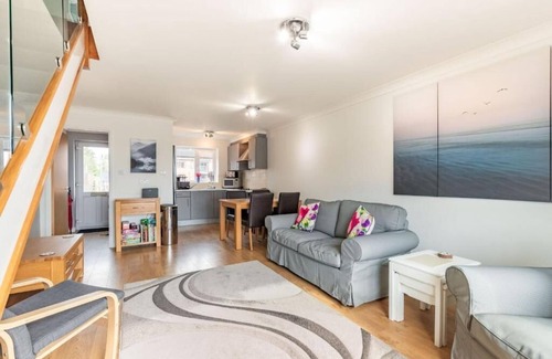 Irstead House | Host & Stay | Kingsmere