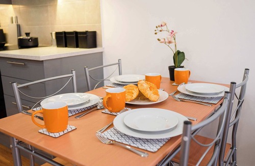 Ipswich Apartment | Host & Stay | Maple Court