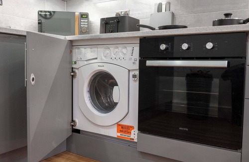 Ipswich Apartment | Host & Stay | Maple Court