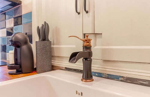 Hereford Apartment | Host & Stay | Merchant House Studio