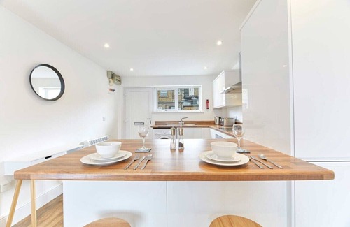 Seahouses Apartment | Host & Stay | Ocean Pearl
