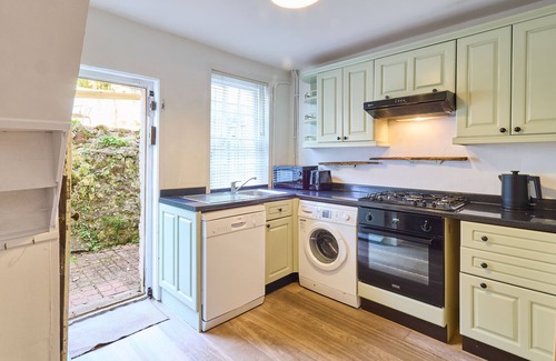 Hythe House | Host & Stay | Old Stone Cottage