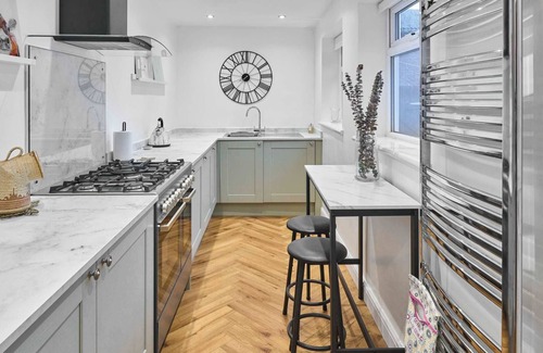 Liverpool House | Host & Stay | Railway Cottages