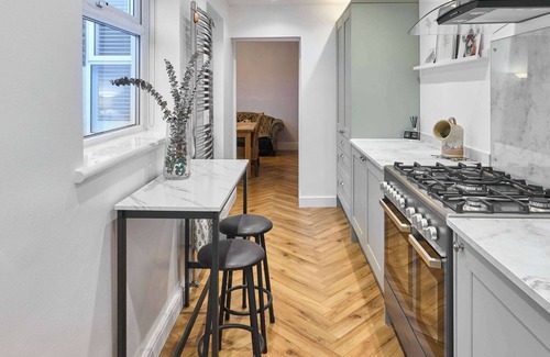 Liverpool House | Host & Stay | Railway Cottages