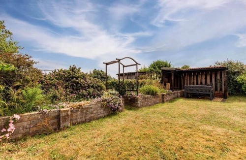 Mundesley House | Host & Stay | Seaview