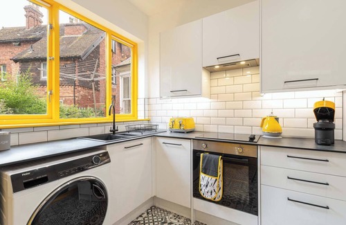 Lincoln House | Host & Stay | Temple Gardens