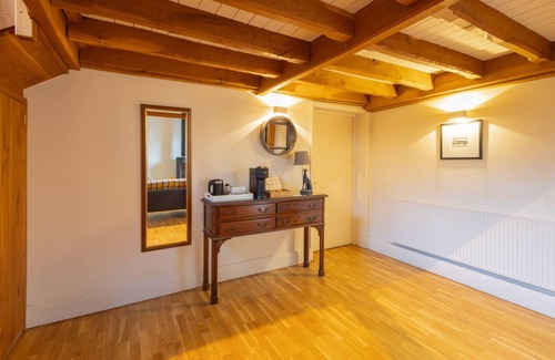 Much Wenlock Apartment | Host Stay The Coach House