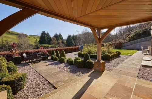 Sandsend House | Host & Stay | The Lakehouse