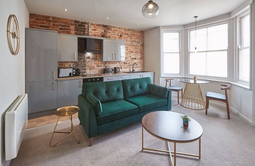 Scarborough Apartment | Host Stay Umpire s Watch North Marine House