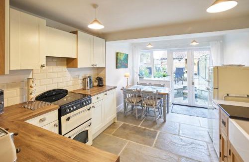 Helmsley House | Host & Stay - Willow Cottage