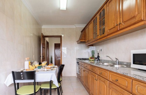Sao Mamede de Infesta Apartment | Host Wise - Sunny Cozy Flat w/Terrace | São João