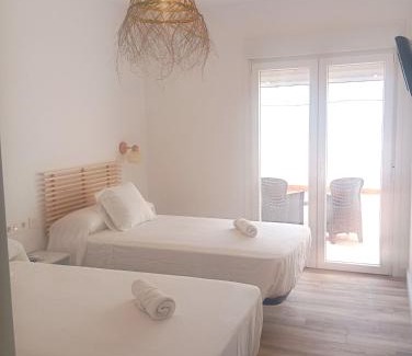 Los Escullos House | HOSTAL CASA EMILIO