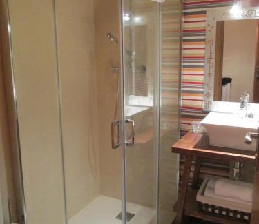 Ezcaroz House | Hostal Otsoa