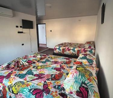 Barrio Miraflores House | Hostal Piratas de Santa Marta