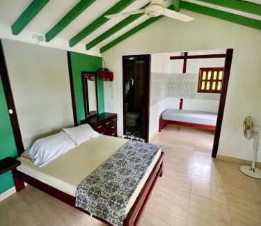 Capurgana House | Hostal Portal Del Sol