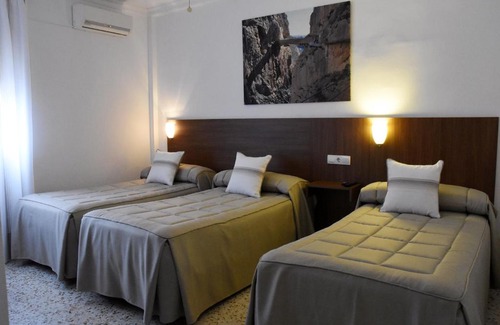 Ardales House | Hostal Restaurante El Cruce