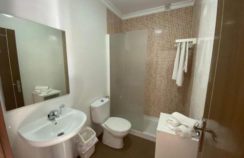 Ardales House | Hostal Restaurante El Cruce