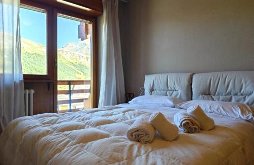 Sestriere Apartment | Hostdomus - Color Apartment
