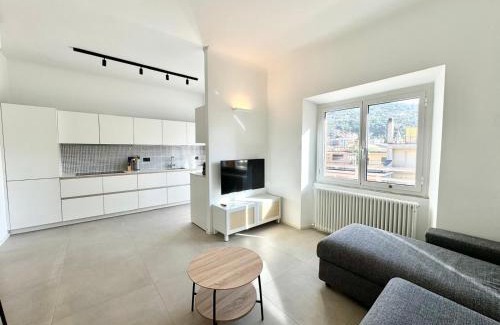 Finale Pia Apartment | Hostdomus - White House-private bike room