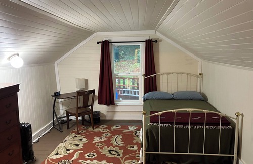 Navarro Bed & Breakfast | Hosted Stay-Room in Beautiful Historic Home - Close to Wine Waves & Woods