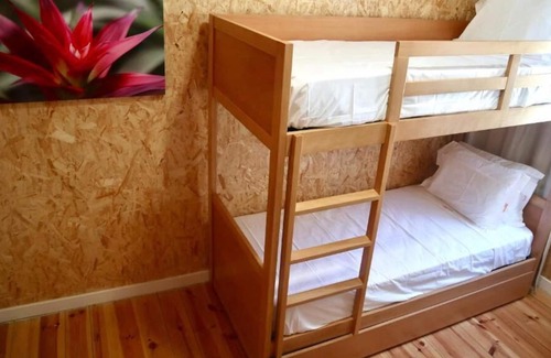 Mina Cabin | Hostel Acolhedor Situado no Coração da Amadora!