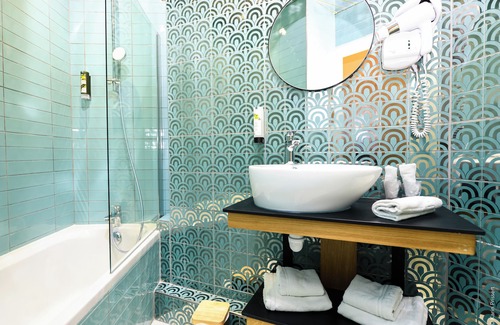 Saint-Pierre-du-Vauvray Hotel | Hostellerie Saint Pierre